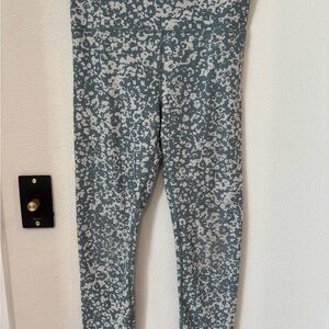 Vuori Daily Leggings Women Medium M Gray Blue Camo High Rise Yoga Active